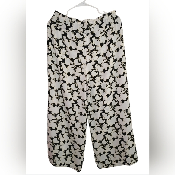 Halogen Floral Black and White Wide-Leg Pants - Picture 3 of 7